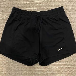Black Nike shorts size small